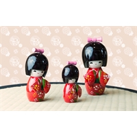 Kokeshi Red - Set di Bamboline Giapponesi Rosse Kokeshi Red - Set di Bamboline Giapponesi Rosse