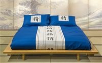 Set Copripiumino Kanji + federe. Colore a scelta (versione fascia stretta) Set Copripiumino Kanji + federe. Colore a scelta (versione fascia stretta)