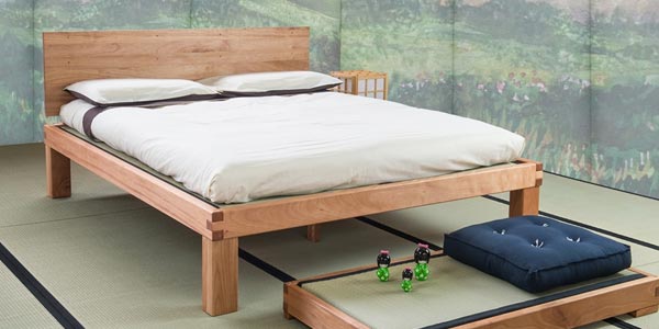 Letto in legno massello artigianale Lichene